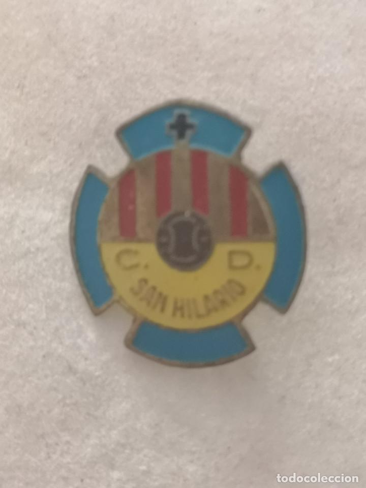 Collectionnisme sportif: PIN FUTBOL - BARCELONA - SANT HILARI SACALM - CD SANT HILARIO - Aguja
