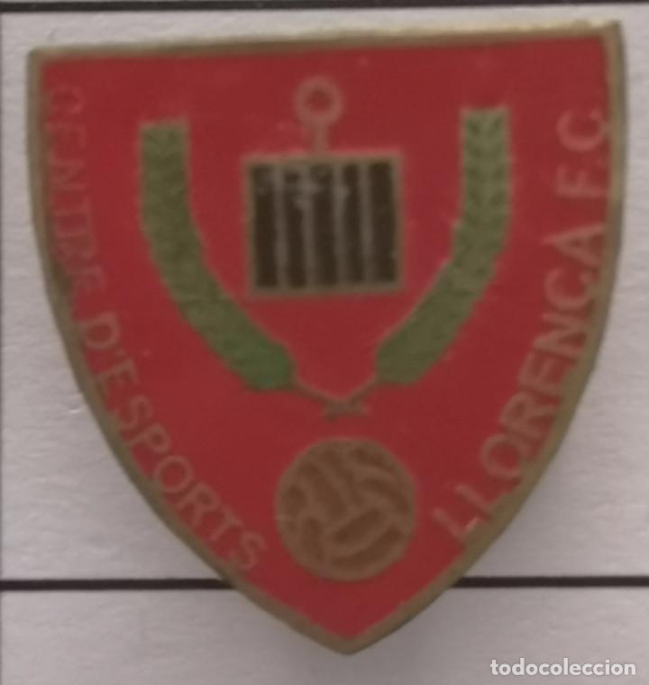 Collectionnisme sportif: PIN FUTBOL - BARCELONA - SANT LLOREN&Ccedil; SAVALL - CE LLOREN&Ccedil;&Agrave; FC - Solapa