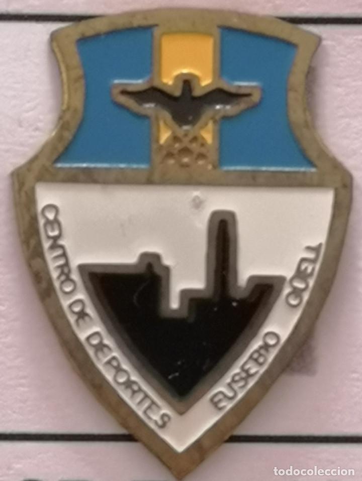 Sammelleidenschaft Sport: PIN FUTBOL - BARCELONA - SANTA COLOMA DE CERVELL&Oacute; - CD EUSEBIO G&Uuml;ELL