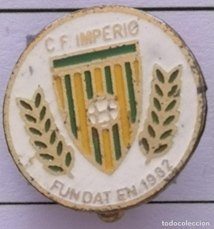 Sammelleidenschaft Sport: PIN FUTBOL - BARCELONA - SANTA COLOMA DE GRAMENET - CF IMPERIO - Aguja