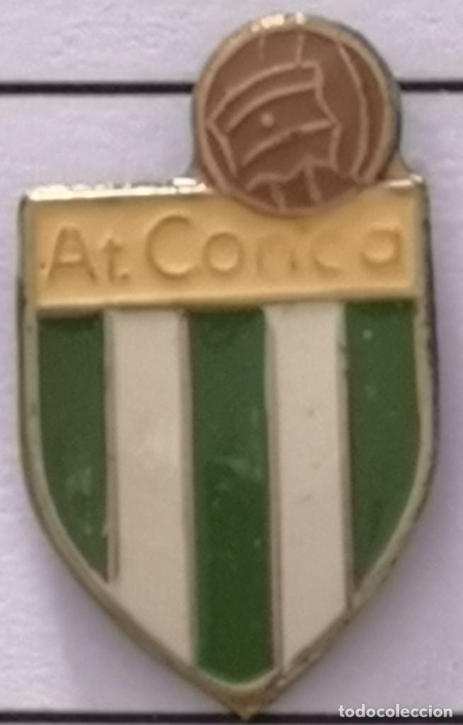 Sammelleidenschaft Sport: PIN FUTBOL - BARCELONA - AT. CONCA