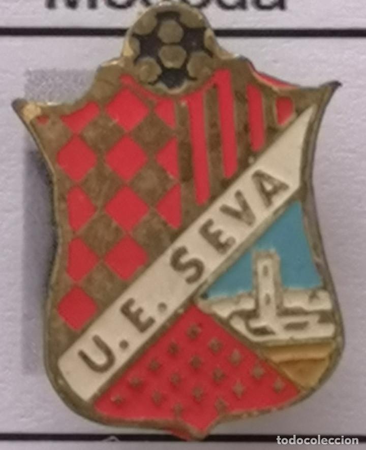 Collezionismo sportivo: PIN FUTBOL - BARCELONA - SEVA - UE SEVA