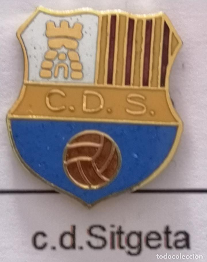 Collezionismo sportivo: PIN FUTBOL - BARCELONA - SITGES - CD SITGET&Agrave;