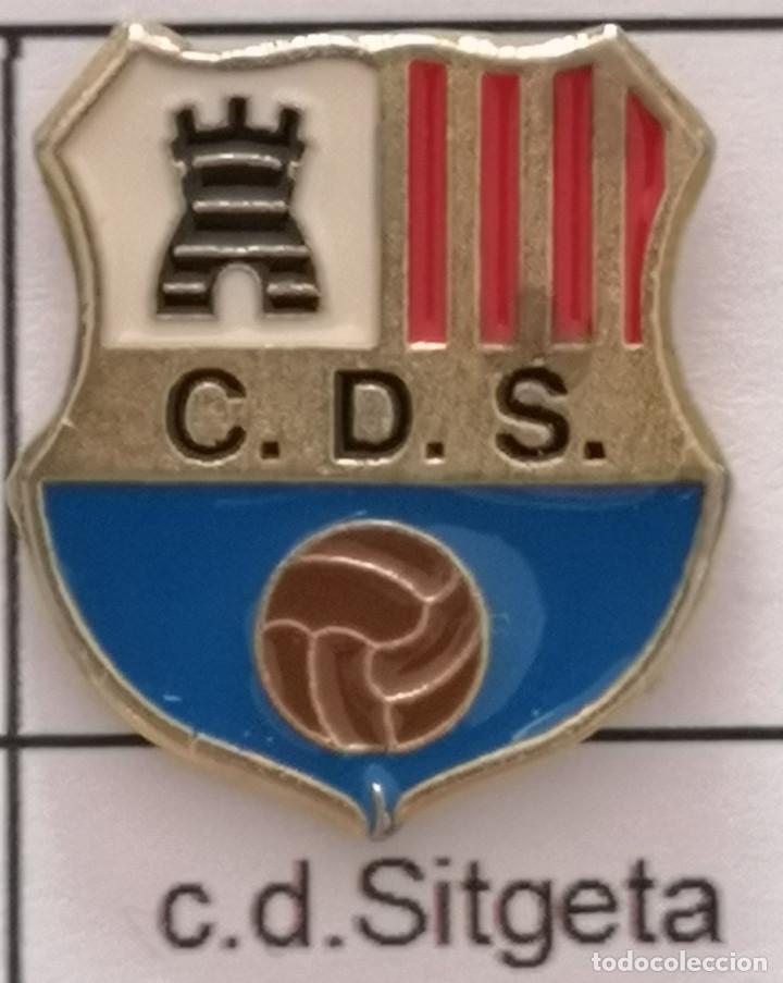 Collezionismo sportivo: PIN FUTBOL - BARCELONA - SITGES - CD SITGET&Agrave;