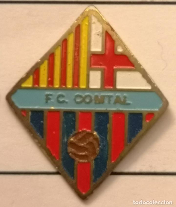 PIN FUTBOL - BARCELONA - SANTS-MONTJUIC - FC COMTAL (Coleccionismo Deportivo - Pins de Deportes - Fútbol)