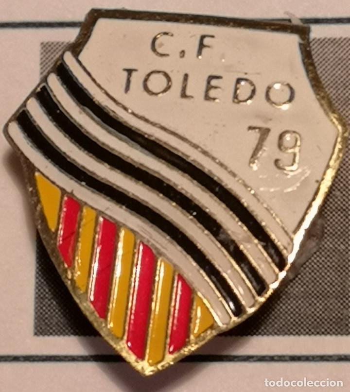 Sammelleidenschaft Sport: PIN FUTBOL - BARCELONA - CF TOLEDO 79 - Solapa