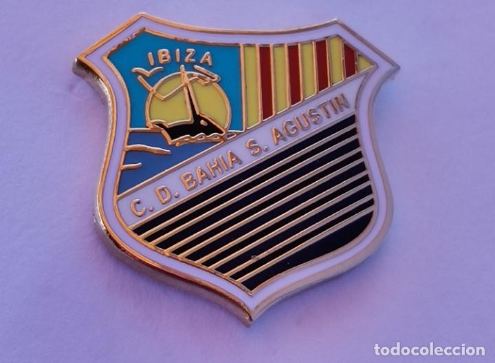 Coleccionismo deportivo: PIN DE F&Uacute;TBOL... CLUB DEPORTIVO BAH&Iacute;A SAN AGUST&Iacute;N... IBIZA