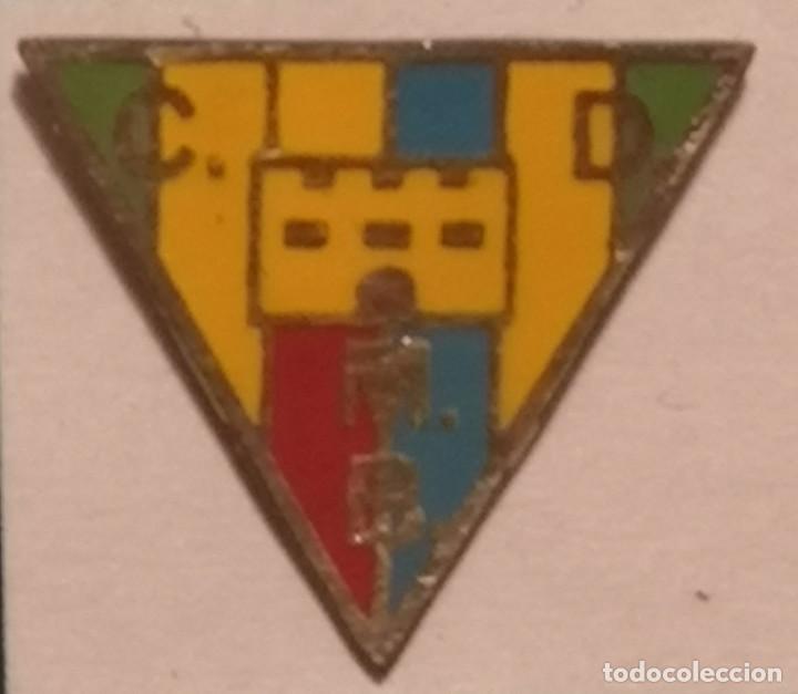 Collezionismo sportivo: PIN FUTBOL - BARCELONA - NOU BARRIS - CD MERIDIANA TORRE BAR&Oacute;