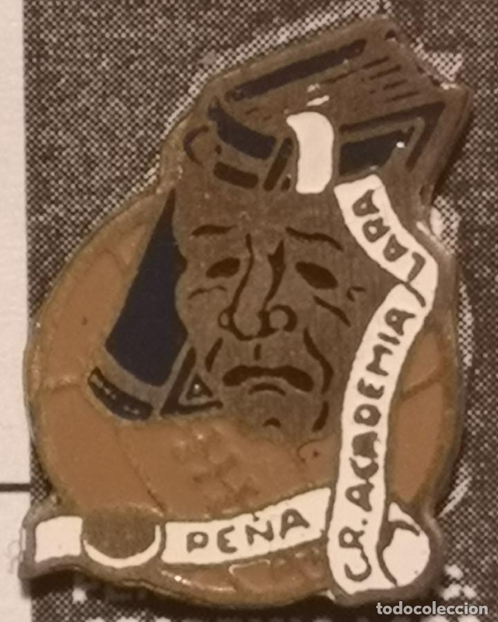 Collezionismo sportivo: PIN FUTBOL - BARCELONA - PE&Ntilde;A CULTURAL RECREATIVA ACADEMIA LARA