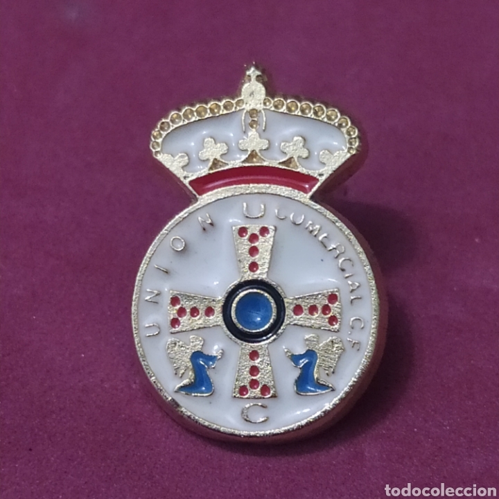 Sammelleidenschaft Sport: PINS DE F&Uacute;TBOL U. COMERCIAL CF TUDELA DE VEGUIN ASTURIAS