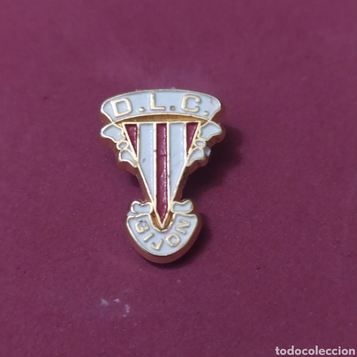 Coleccionismo deportivo: PINS DE F&Uacute;TBOL DON LUIS CASAL CF GIJ&Oacute;N. ASTURIAS