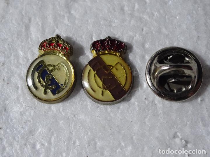 Collezionismo sportivo: 2 PINS DE DEPORTES. F&Uacute;TBOL. REAL MADRID CF. ESCUDO DEL EQUIPO .