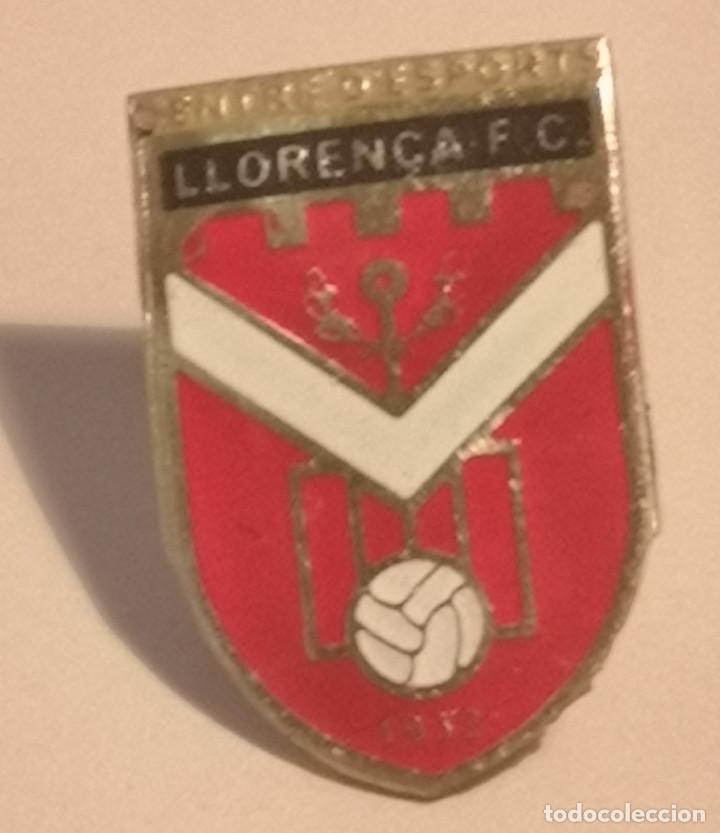 Sammelleidenschaft Sport: PIN FUTBOL - BARCELONA - SANT LLOREN&Ccedil; SAVALL - CE LLOREN&Ccedil;&Agrave; FC