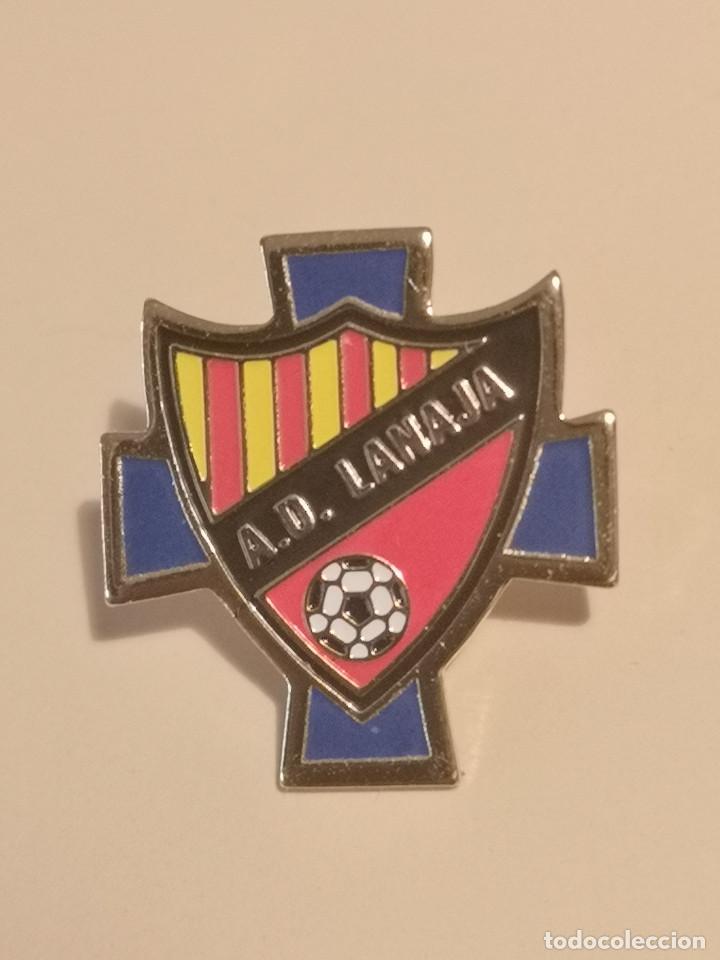 Sammelleidenschaft Sport: PIN FUTBOL - HUESCA - LANAJA - AD LANAJA
