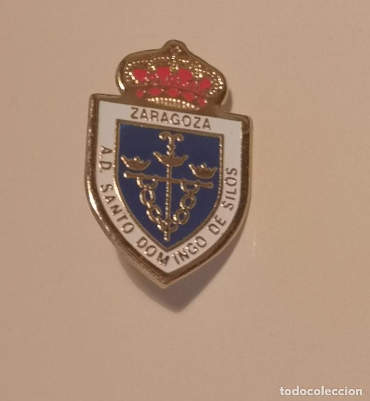 Sammelleidenschaft Sport: PIN FUTBOL - ZARAGOZA - AD SANTO DOMINGO DE SILOS