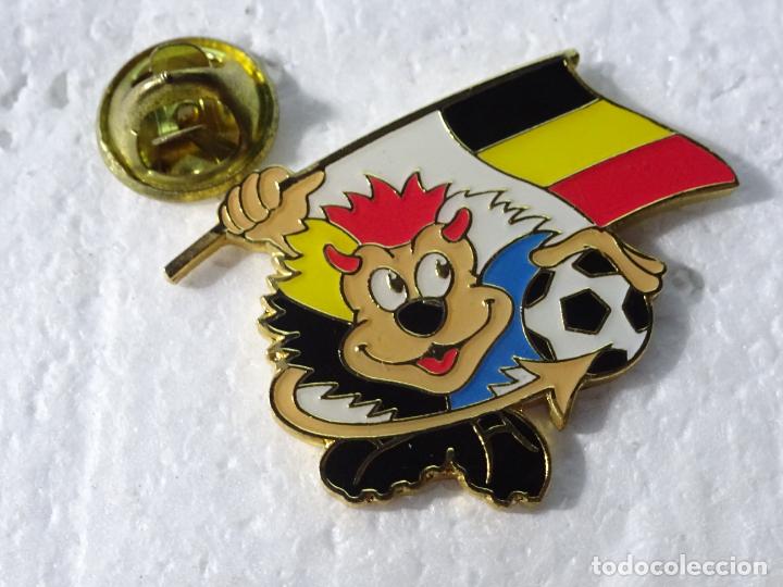 Collezionismo sportivo: PIN DE DEPORTES. F&Uacute;TBOL. EUROCOPA HOLANDA BELGICA EURO 2000. MASCOTA RED DEVILS SELECCION BELGA