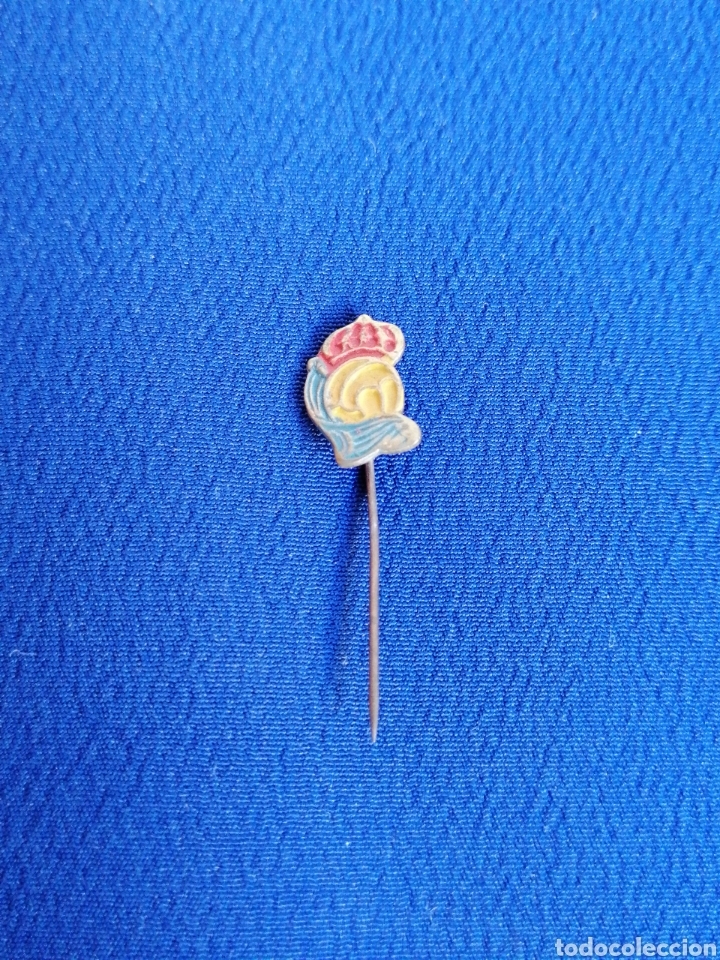 Coleccionismo deportivo: REAL SOCIEDAD INSIGNIA DE AGUJA ANTIGUA