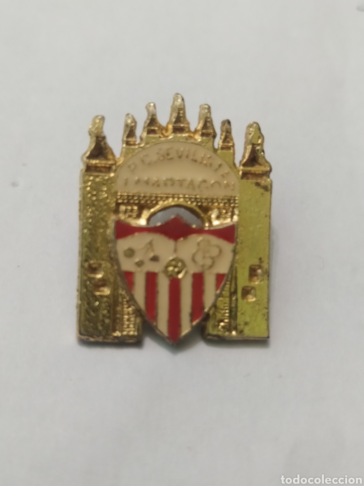 Sammelleidenschaft Sport: PINS DE PE&Ntilde;A. PE&Ntilde;A SEVILLISTA I MARTAGON