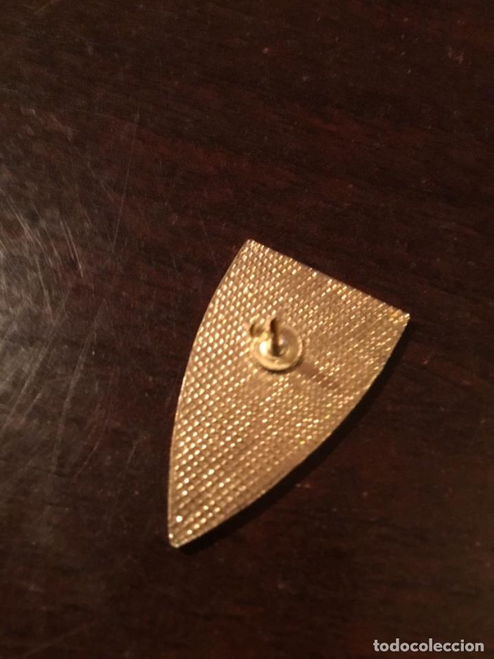 Coleccionismo deportivo: Pin futbol compostela - Foto 2