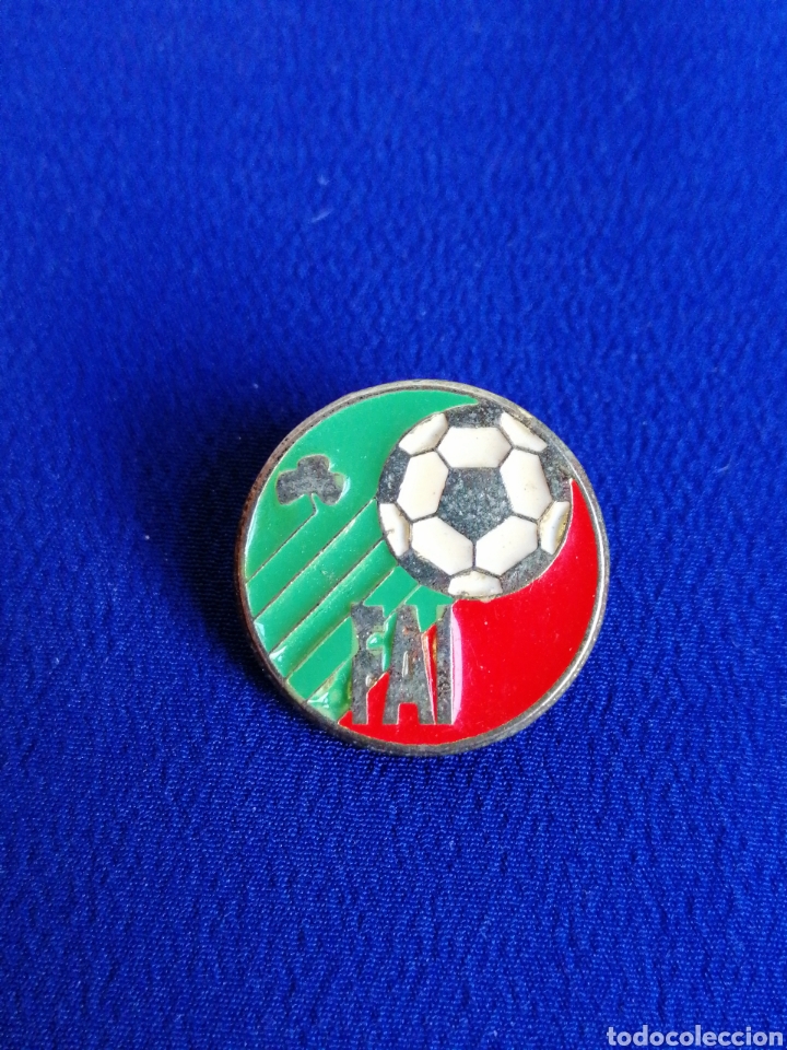 Coleccionismo deportivo: FAI PIN DE FUTBOL - Foto 1