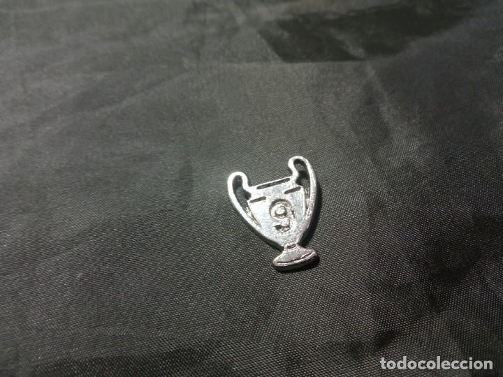 Sammelleidenschaft Sport: Pin copa Real Madrid con la aguja cortada
