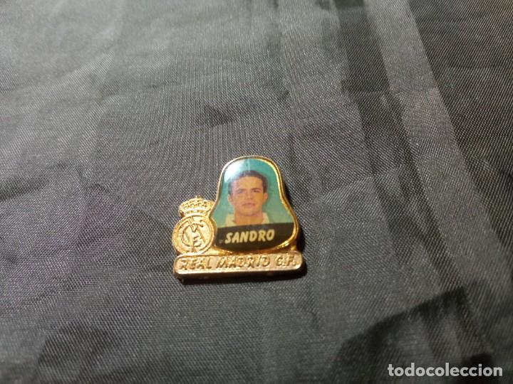 Sammelleidenschaft Sport: Pin Sandro Real Madrid con la aguja cortada