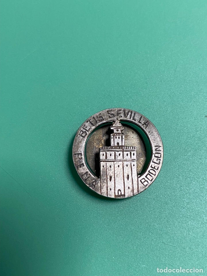 Colecionismo desportivo: Insignia hecha a mano De la Pe&ntilde;a B&eacute;tica de Sevilla el Bodeg&oacute;n
