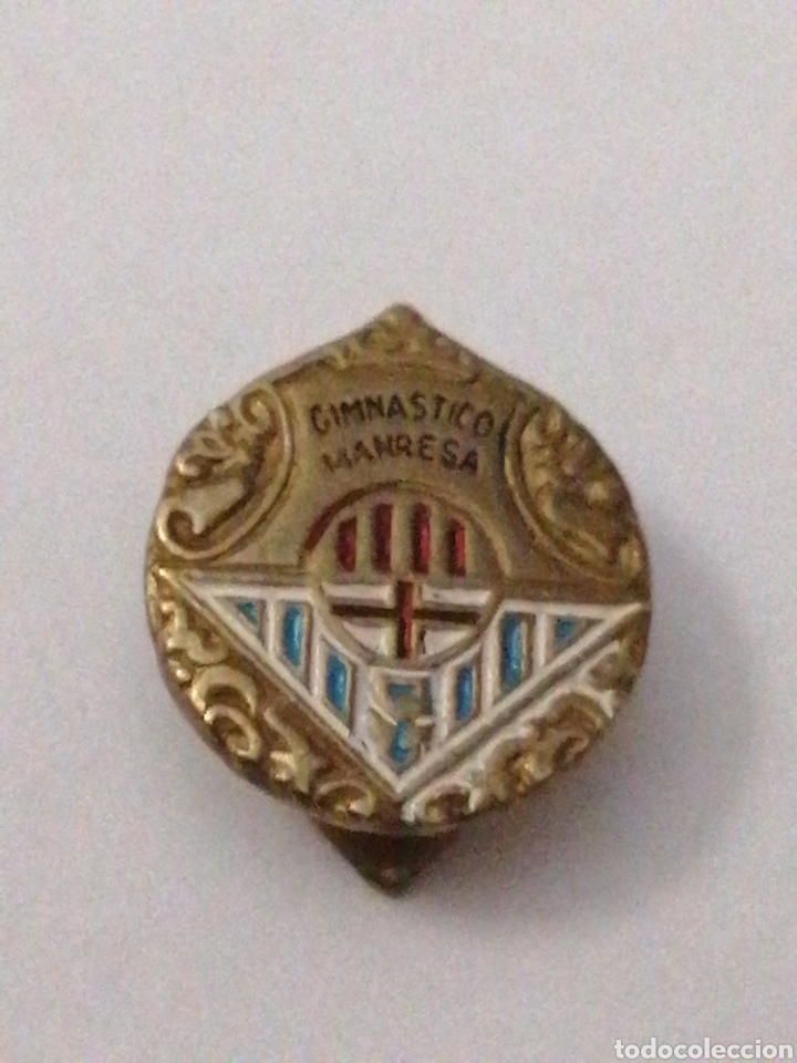 Sammelleidenschaft Sport: Pin tipo insignia solapa gimn&aacute;stico de Manresa equipo de f&uacute;tbol
