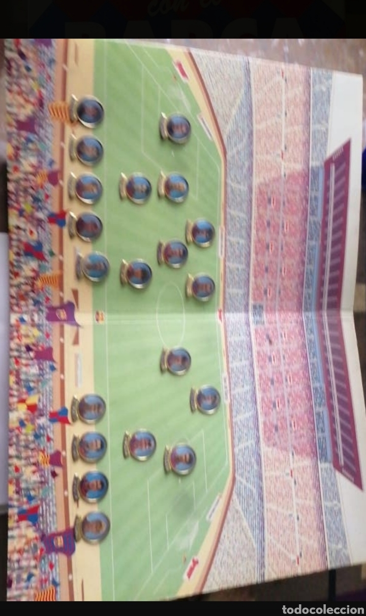 Coleccionismo deportivo: Carpeta Bar&ccedil;a con 20 pins - Foto 2