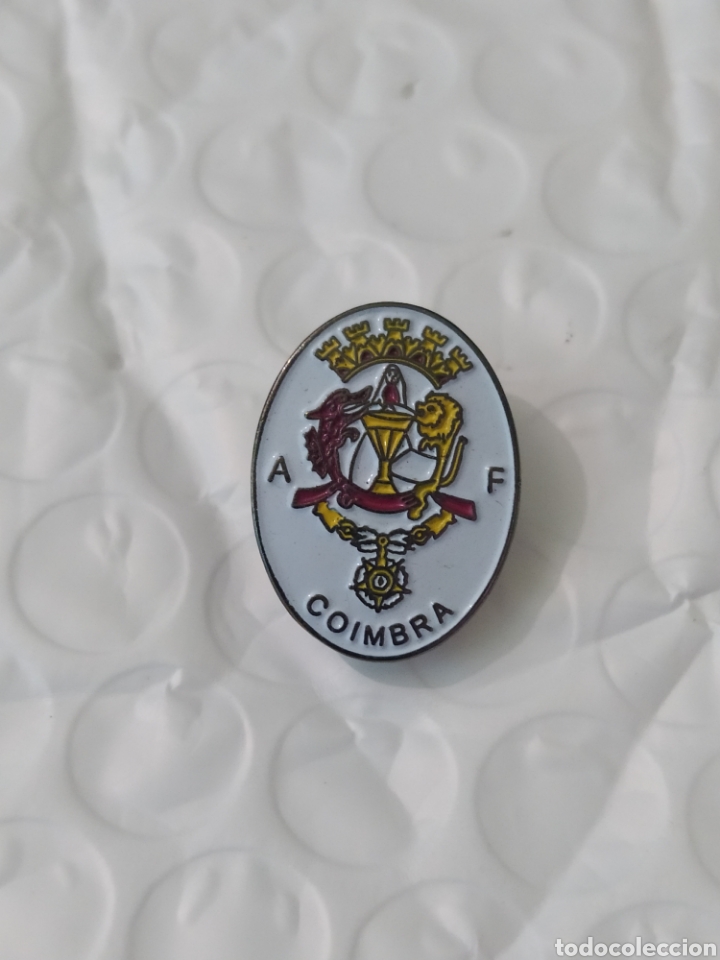Collezionismo sportivo: PINS DE F&Uacute;TBOL AF CO&Iacute;MBRA. PORTUGAL