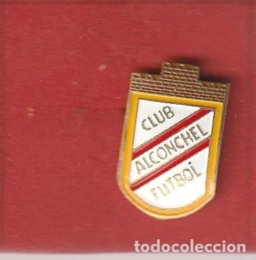 Collezionismo sportivo: Insignia antigua solapa pin futbol CF Alconchel Badajoz