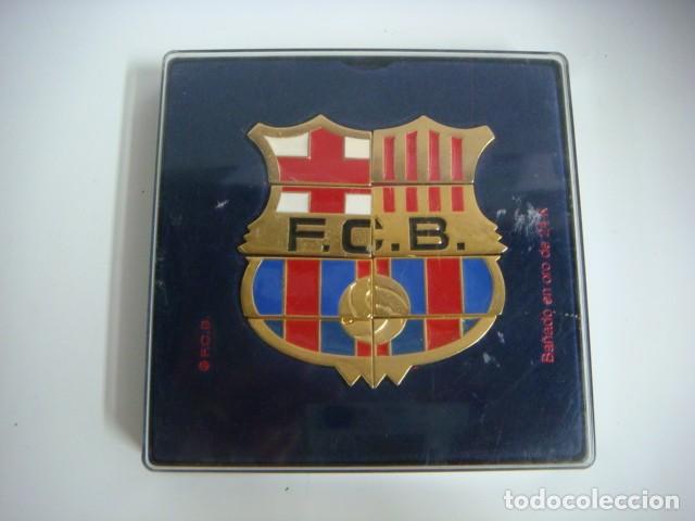 Collezionismo sportivo: PINS 8 PINS QUE FORMA EL ESCUDO DEL BARCELONA F.C.CON SU ESTUCHE-CAJ-B-N&ordm;-133