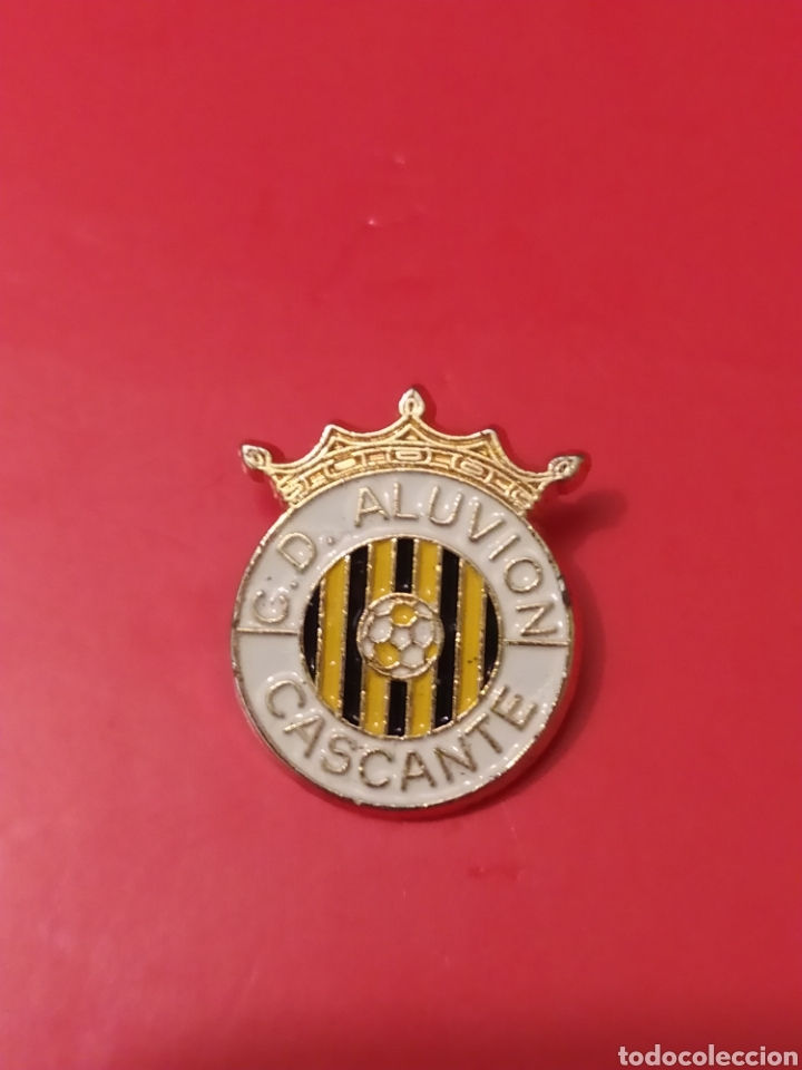 Sammelleidenschaft Sport: PINS DE F&Uacute;TBOL CD ALUVI&Oacute;N. CASCANTE. NAVARRA