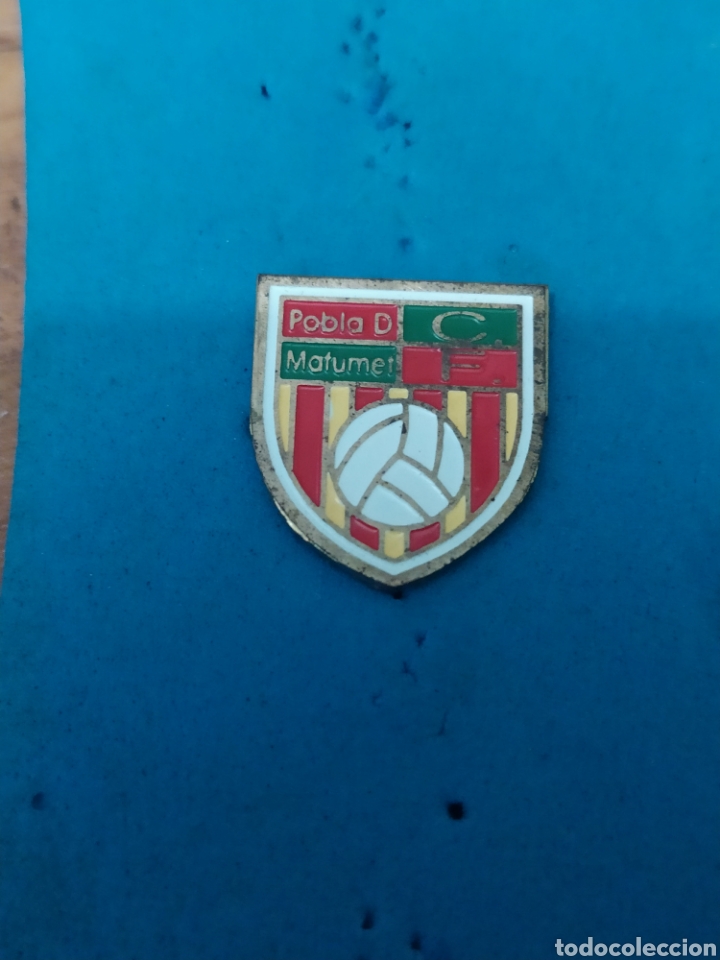 Collectionnisme sportif: PINS DE F&Uacute;TBOL POBLA DE MAFUMET. TARRAGONA