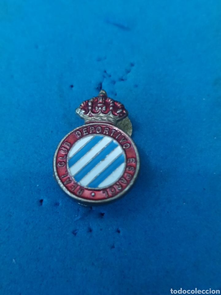 Collectionnisme sportif: PINS DE F&Uacute;TBOL R. C. D. ESPA&Ntilde;OL. BARCELONA