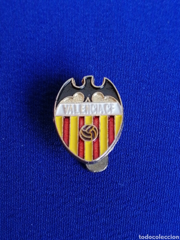 Coleccionismo deportivo: VALENCIA CF INSIGNA DE OJAL - Foto 1
