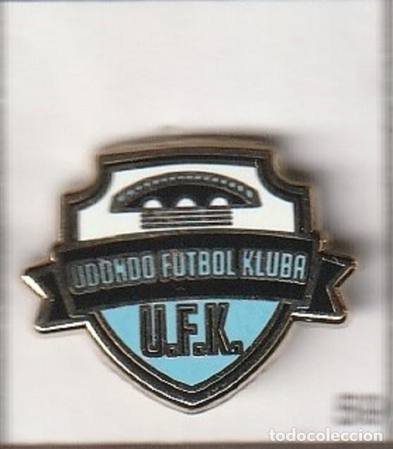 Colecionismo desportivo: Pin de futbol del Club Udondo Futbol kluba Leioa Lejona Bizkaia vizcaya