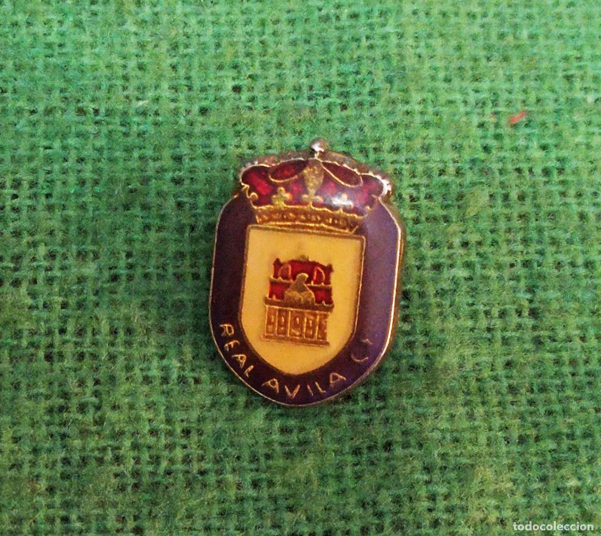 Colecionismo desportivo: PIN DE FUTBOL -REAL AVILA - ESMALTADO - ANTIGUO