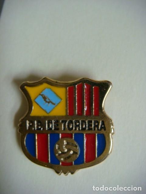 Collezionismo sportivo: PINS PE&Ntilde;AS DEL F.C.BARCELONA DE P.B. TORDERA-CAJ-CRIS