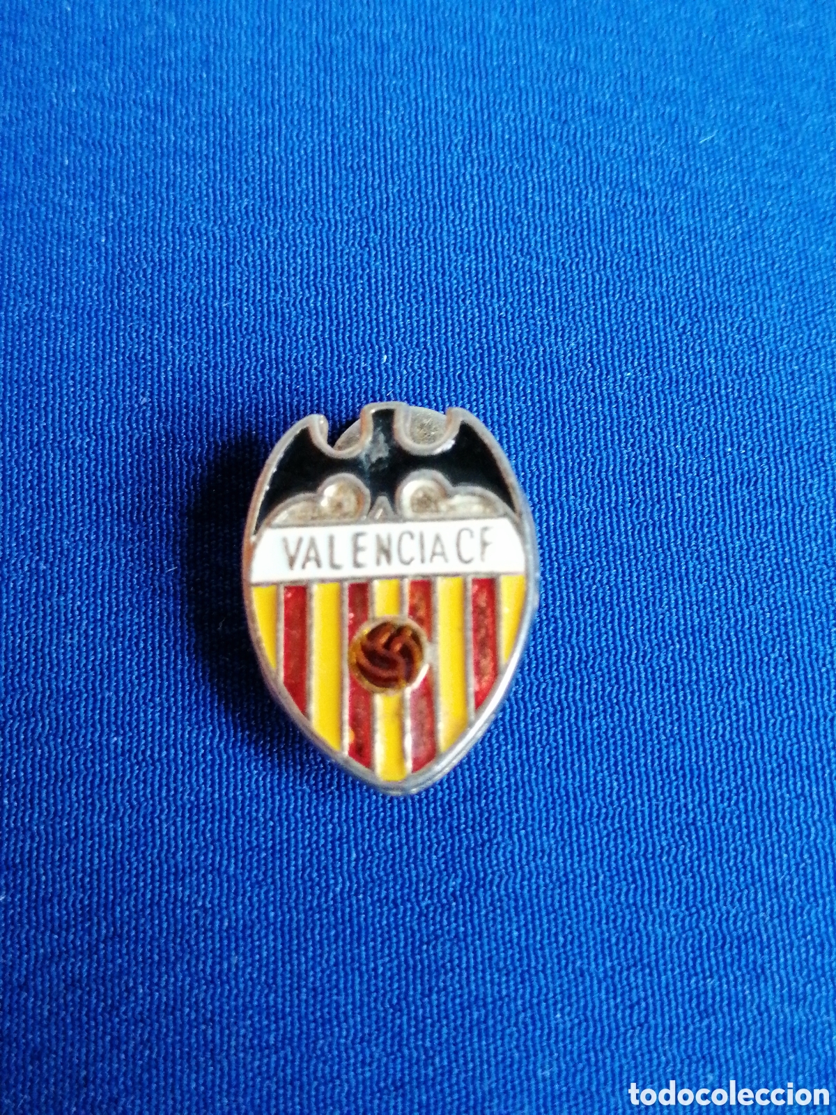 Coleccionismo deportivo: VALENCIA CF INSIGNA DE OJAL - Foto 1
