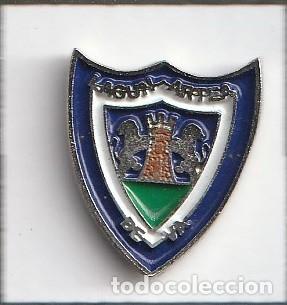 Colecionismo desportivo: Pin de Futbol del Club CD Lagun Artea de DEba Gipuzkoa