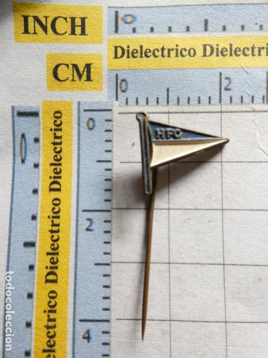 Collezionismo sportivo: ANTIGUA INSIGNIA ALFILER DE F&Uacute;TBOL. EQUIPO A DETERMINAR B&Eacute;LGICA? HOLANDA?. NO PIN