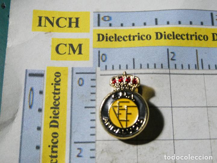 Collezionismo sportivo: INSIGNIA DE OJAL SOLAPA. F&Uacute;TBOL. COMIT&Eacute; NACIONAL &Aacute;RBITROS ANDALUC&Iacute;A CNA FEF.