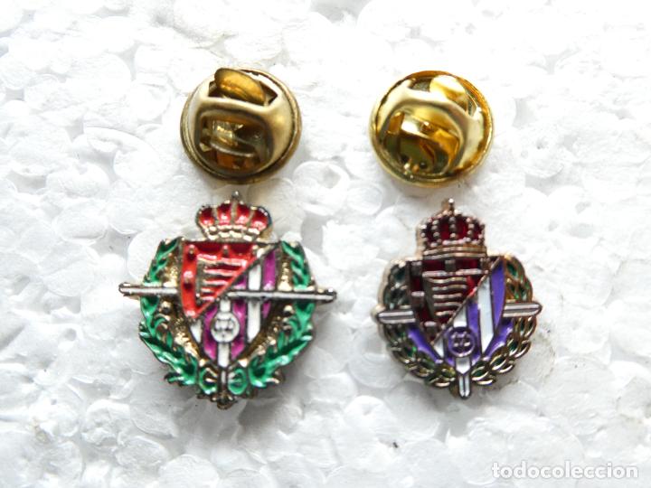 Collezionismo sportivo: 2 PINS DE DEPORTES. REAL VALLADOLID CF. ESCUDO DEL EQUIPO