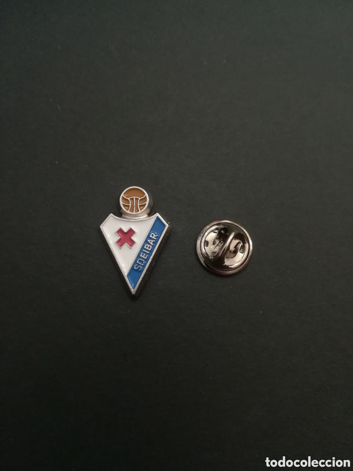 Coleccionismo deportivo: Insignia / Pin OFICIAL de la SD Eibar - Eibar (Gipuzkoa) - Foto 1
