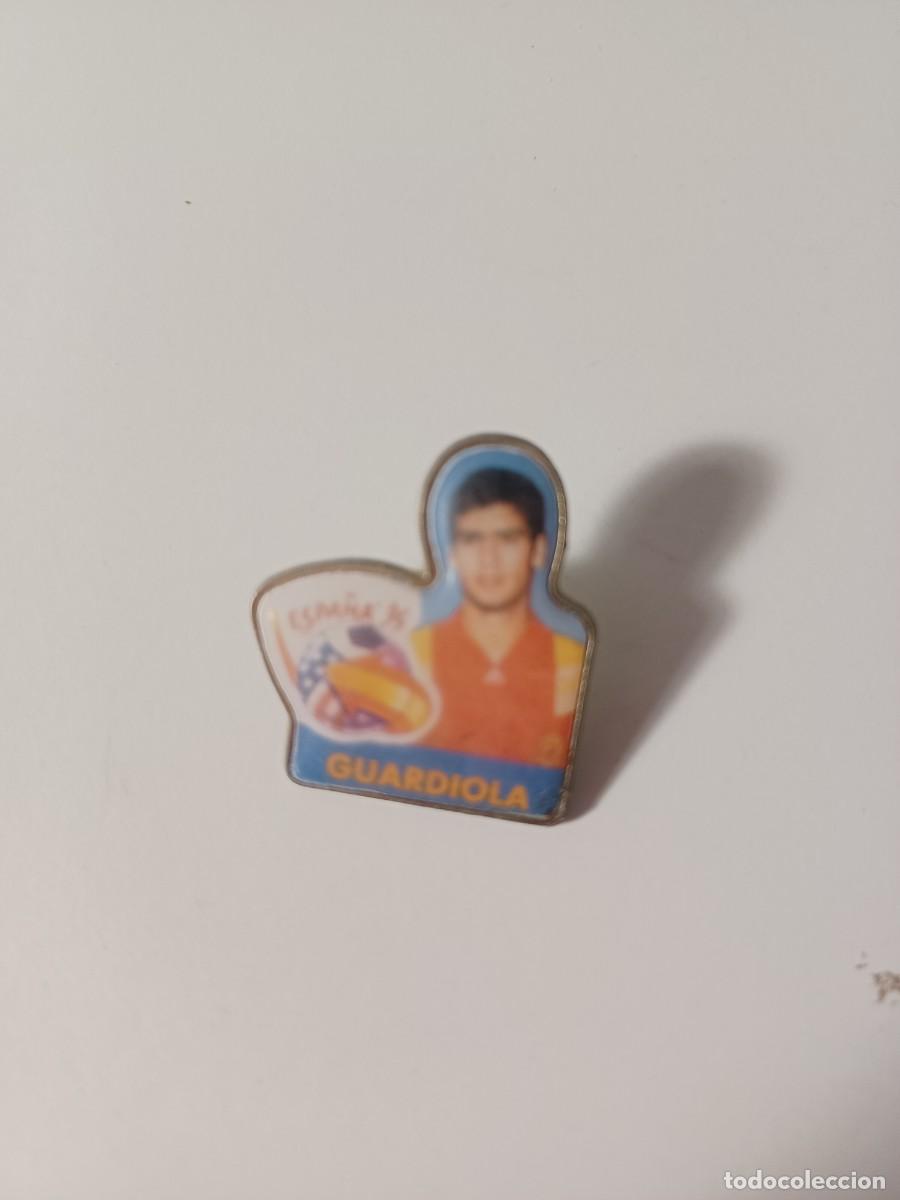Coleccionismo deportivo: Pin Guardiola usa 94 - Foto 1