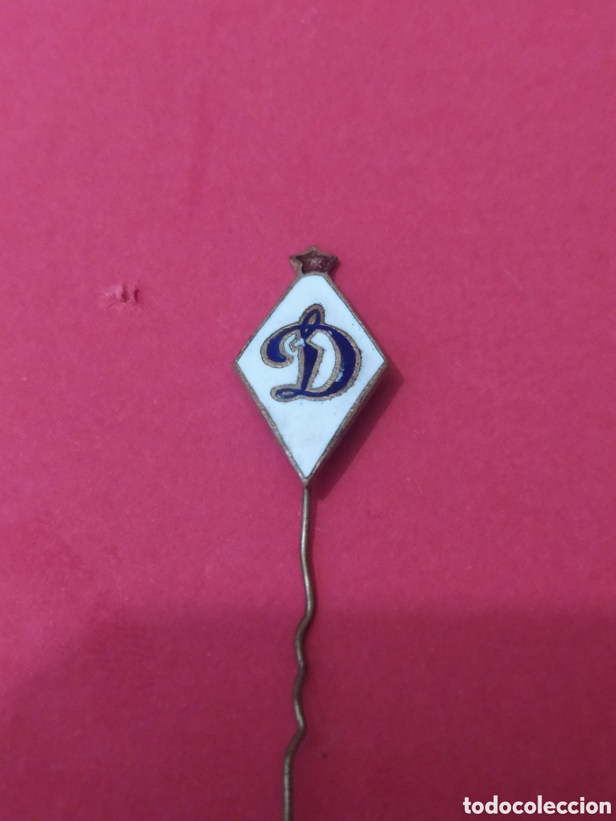 Collectionnisme sportif: PINS DE F&Uacute;TBOL DE RUSIA