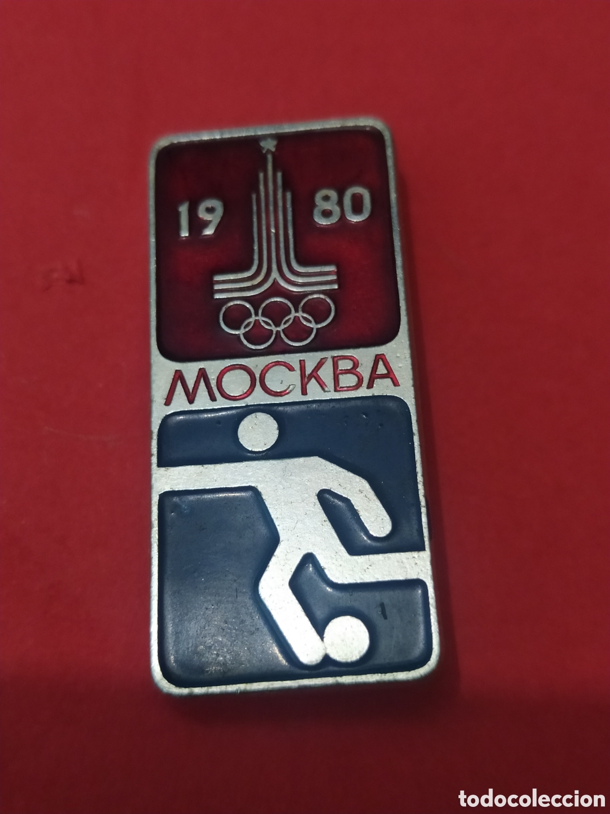 Collectionnisme sportif: PINS DE F&Uacute;TBOL DE RUSIA
