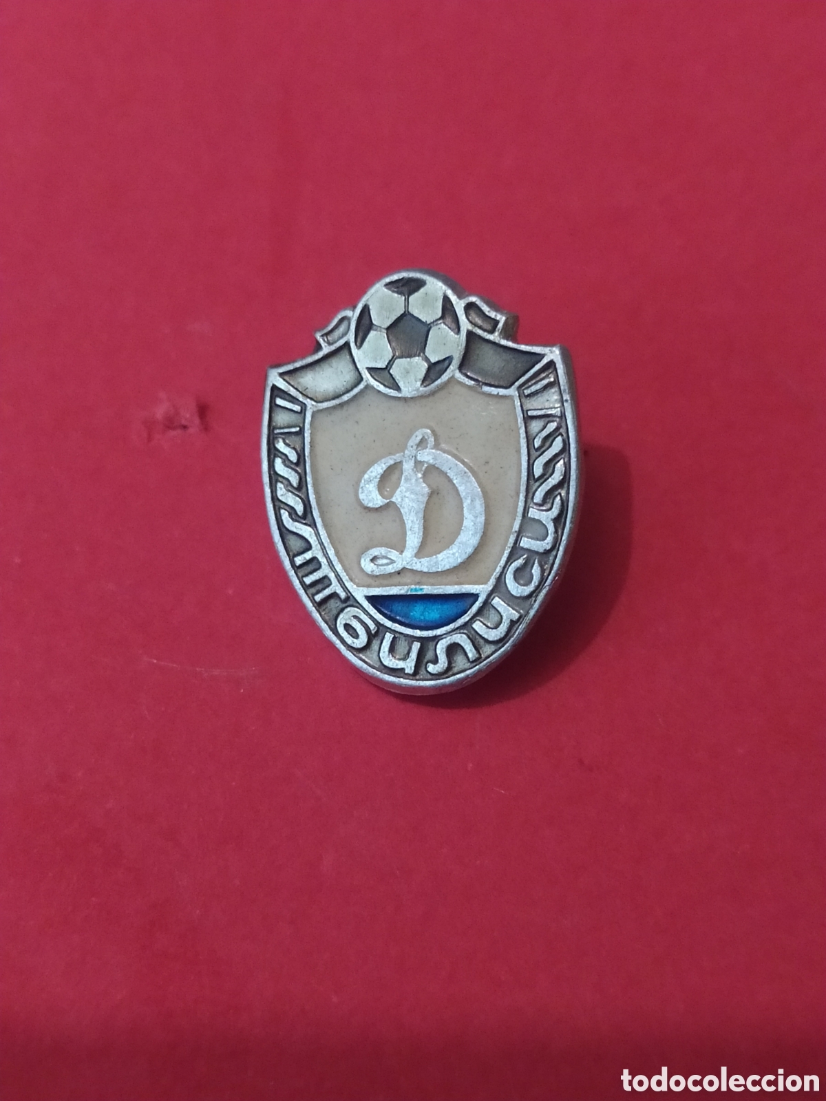 Collectionnisme sportif: PINS DE F&Uacute;TBOL DE RUSIA