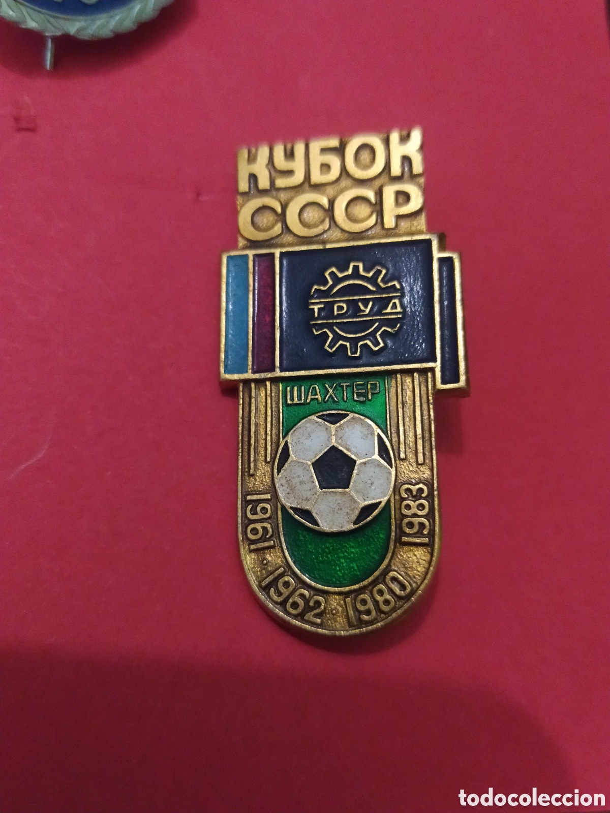 Collectionnisme sportif: PINS DE F&Uacute;TBOL DE RUSIA